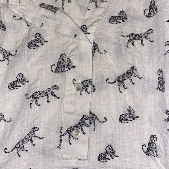 Lane Bryant Black and Cream Patterned Blouse. 0123 - Picture 2 of 3